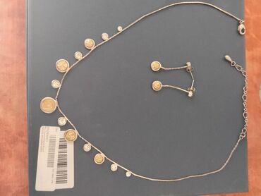 nakit kompleti: Set,ogrlica i minđuše,medicinski materijal,u cenu uračunata i