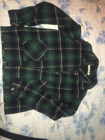 Рубашки и блузы: S (EU 36), M (EU 38), цвет - Зеленый