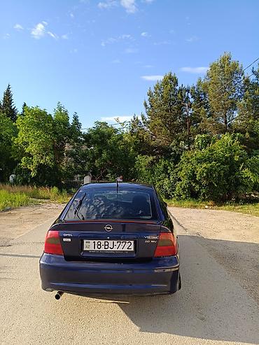 Opel: Opel Vectra: 2 l | Sedan — 3