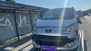 bež: Delovi za Peugeot 1007 1.4 benzin 16v 2012 godište — 2