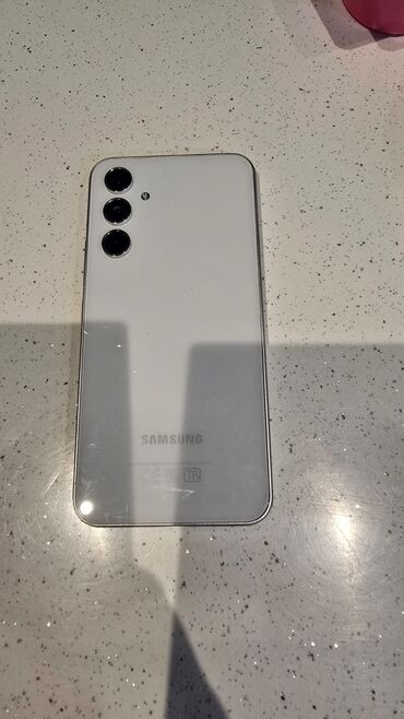 samsung j6: Samsung Galaxy A55, 128 GB, rəng - Ağ, Face ID, Barmaq izi