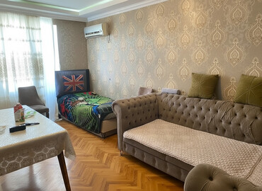 Uzunmüddətli kirayə mənzillər: 3otaqlı mənzil – zövqlə təmirli və tam mebellidir.Xətai rayonu — 2