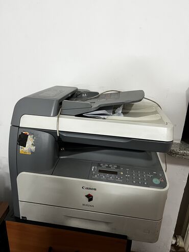 Принтеры: Принтер 3в1
Подходит для печатание книжек 
И обычных дел