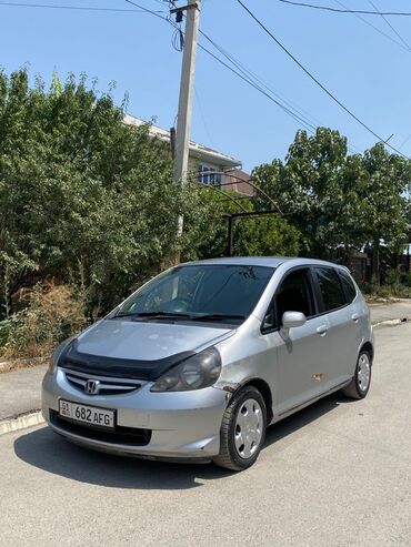 купить асфальтоукладчик бу: Honda Fit: 2002 г., 1.3 л, Автоматтык, Бензин, Хетчбек