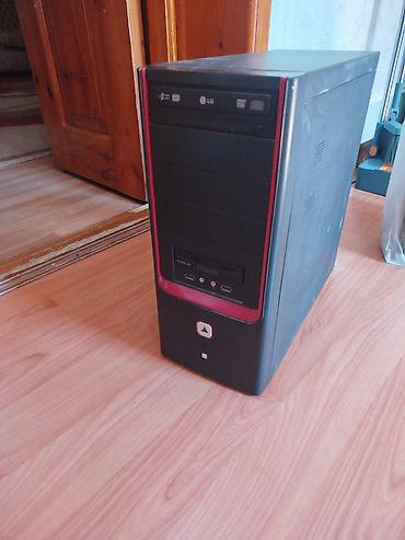 computer monitor: Masaüstü kompüter sistem bloku - Korpus: qara/qırmızı ön panel, ön — 1