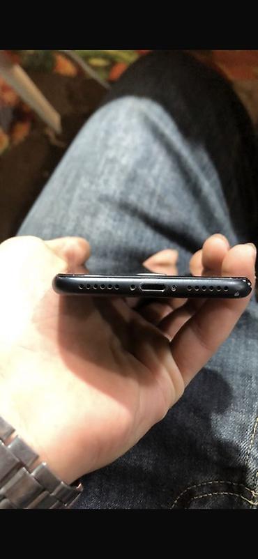 iphne: IPhone 7, Qara — 4
