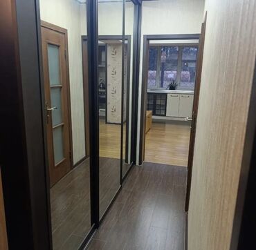 Uzunmüddətli kirayə mənzillər: Mənzil kirayə/verilir - Geniş və işıqlı zal: kristal lustra, iri — 8