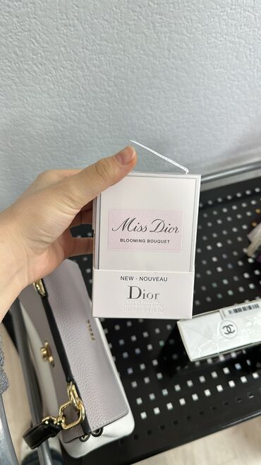 Парфюмерия: Духи 100мл Miss Dior Купила, запах не для меня Сладкий цветочный