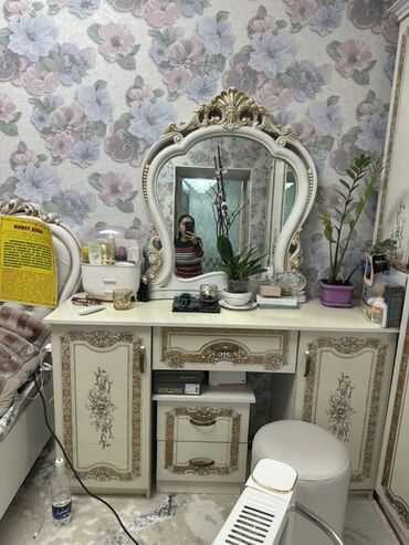 Спальные гарнитуры: Спальный гарнитур, Б/у, Двуспальная кровать, Тумба, Беларусь, МДФ, Самовывоз, цвет - Бежевый