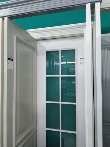 qapi elanlari: Ağ rəngli interyer qapısı – şüşə panelli model - Klassik dizayn: ağ