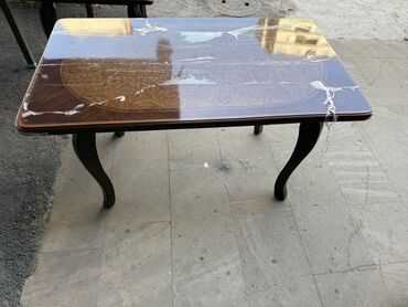 divan ustu: Qonaq otağı üçün, Açılan, Azərbaycan