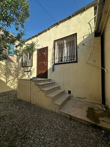 xacmaz evler: Bakı, 3 otaqlı, Köhnə tikili, m. Koroğlu, 95 kv. m