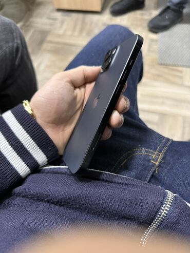 Apple iPhone: IPhone 15, 128 GB, Qara, Face ID — 9