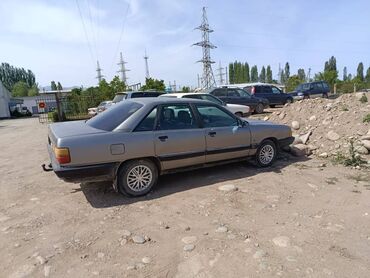 срочно срочно продаю машина: Audi 100: 1970 г., 2 л, Механика, Бензин, Седан
