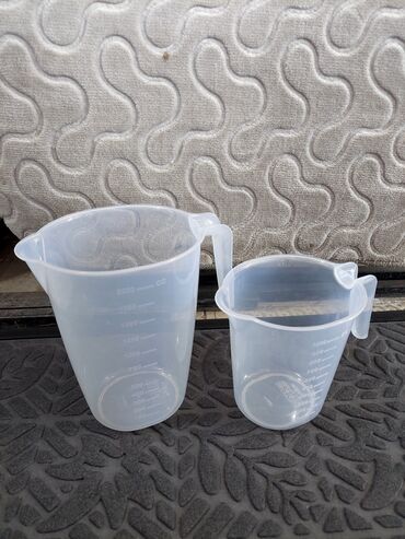 Digər qab-qacaq və mətbəx ləvazimatları: Ölçü qrafinləri dəsti – şəffaf plastik, tutacaqlı və tökmə ağızlı - — 27