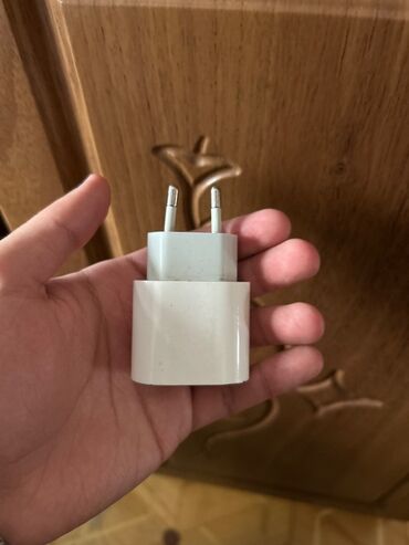 Adapterlər: Adapter Apple, 20 Vt, İşlənmiş