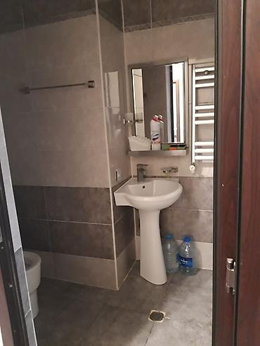 cavansir kucesinde satilan evler: Kirayə üçün 3 otaqlı mənzil - Plan: geniş dəhlizli, ayrı yataq otağı — 1