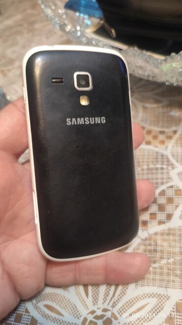 sadə telefon: Samsung Galaxy Core, 4 GB, rəng - Mavi, Sensor, İki sim kartlı