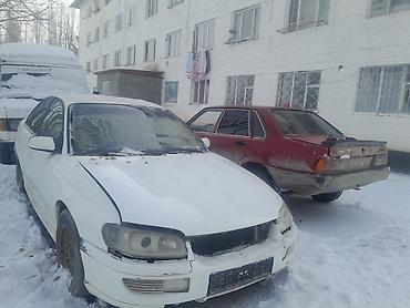 Другой транспорт: Продаётся легковой автомобиль седан (красный), классический — 2