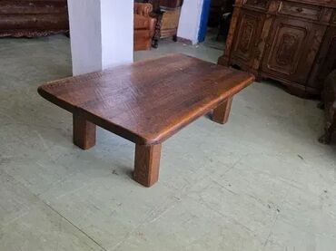 Stilski klub stolovi: Masiva tezak sto puno drvo hrast. Duzina 140 cm Sirina 80 cm Visina 45 — 2