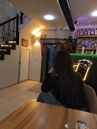 cafe: Şəhər mərkəzində yerləşən kiçik bar/kafe məkanı - Rahat və isti — 1