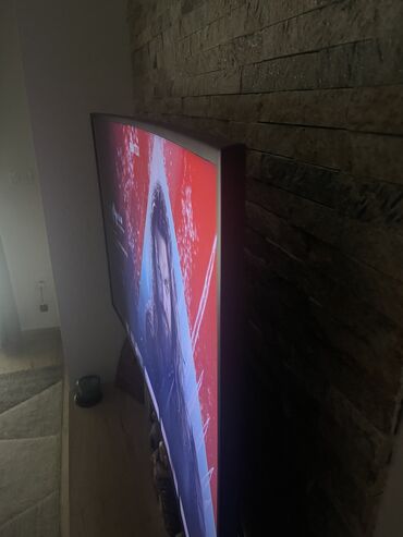 lcd televizor: Samsung uhd 49”, zakrivljen ekran. PregorelaDioda leva u dnu ekrana