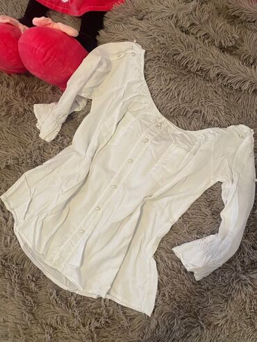 Majice kratkih rukava: Majice kosulje i bluze akcija novo sve vel sve po 400 din — 3