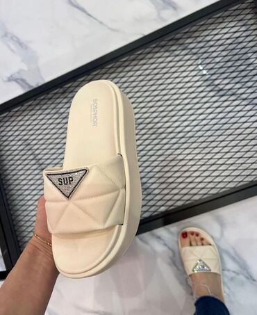 sivi sako zenski: Beach slippers