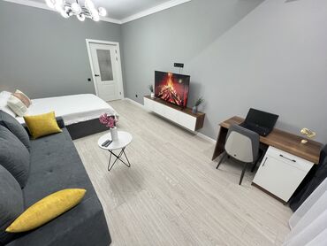 тоголок молдо фрунзе: 1 бөлмө, 43 кв. м, Элитка, 10 кабат, Евроремонт
