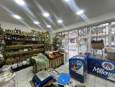 Kommersiya daşınmaz əmlakının satışı: Mağaza şəxsi mağazamdı, Xırdalanda 28 ci məhəllədə yerləşir. Tam (