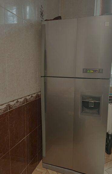 Bıçaqlar: Daewoo Electronics soyuducu - Rəng: inox (paslanmaz polad görünüşlü)
