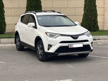 срочно продам авто в связи с переездом: Toyota RAV4: 2018 г., 2.5 л, Автомат, Бензин, Кроссовер