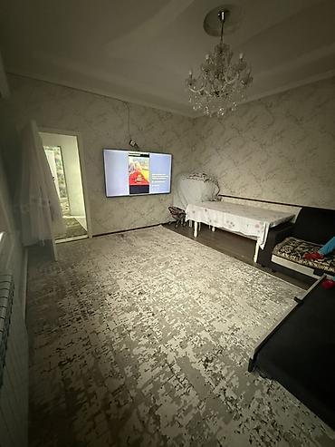 Sale of cottages and houses: Продаётся просторный жилой дом, В Ак-Ордо 3, стены кирпичные — 4