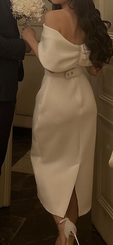 Платья: Ağ rəngli zərif midi don - Model: off-shoulder (açıq çiyinli), yuxarı — 3