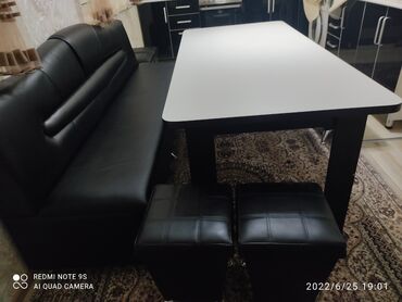 Услуги: Кухонный диван/стол/стуля(6) длина 2м без царапин как новый
16000с