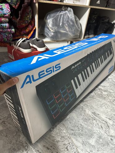 синтезаторы: USB/MIDI клавиатура Alesis VI49, в идеальном состоянии, все документы