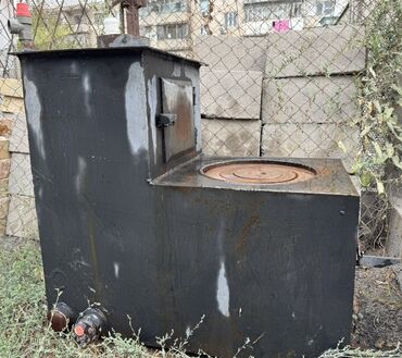 Печи, плиты: Печка сатылат абалы жакшы Сынык жери жок. Твердотопливная печь с