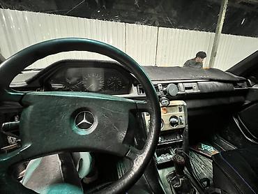 мерседес 124 бак: Mercedes-Benz W124: 1989 г., 2.3 л, Кол менен иштөөчү, Бензин, Седан — 5