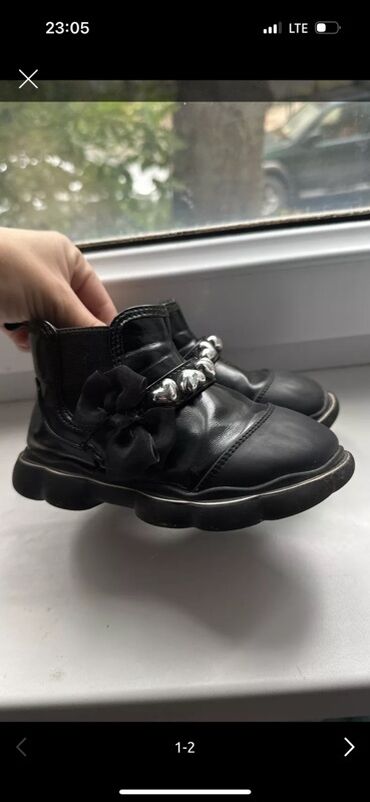 сапоги зимние женские натуральная кожа натуральный мех распродажа: Детские черные ботинки/полусапожки для девочки. 24-25 Цена 300 сом без