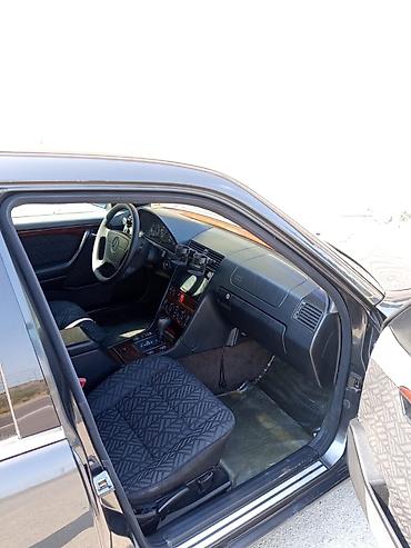 spoiler satisi: Mercedes-Benz C 200: 2 l | 1995 il Sedan — 7