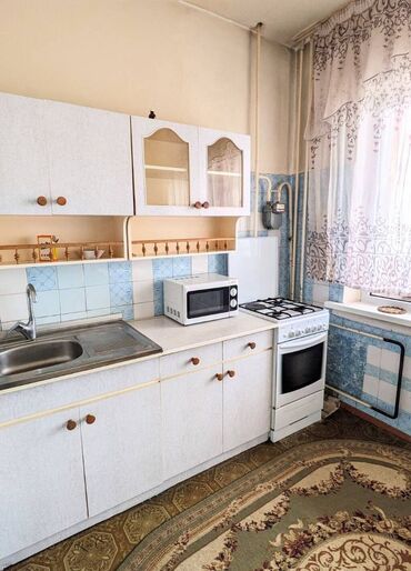 продаю 2х команатную квартиру в 7 мкр: 2 комнаты, 52 м², 106 серия, 7 этаж, Евроремонт