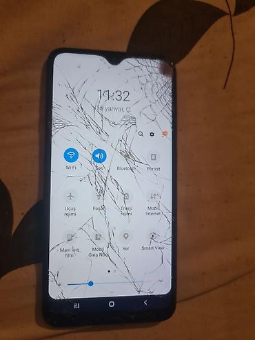 a10 kabrolari: Samsung Galaxy A10, 32 GB, rəng - Qara, Qırıq — 2