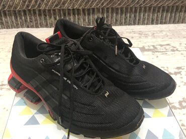 строительные сапоги: Мужские кроссовки, 42.5, Adidas, Б/у, цвет - Черный, Платная доставка