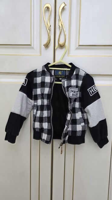 Верхняя одежда: Покупали в Корее. Смешная цена.Размер 100.Детская куртка-бомбер на — 6