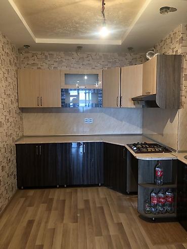 etajerka: Mətbəx mebel dəsti – künc variant - Dizayn: İki rəngli (açıq ağac və — 2