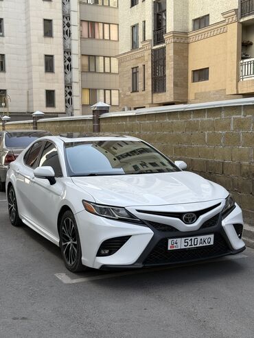 срочно в связи с переездом: Toyota Camry: 2018 г., 2.5 л, Автомат, Бензин, Седан