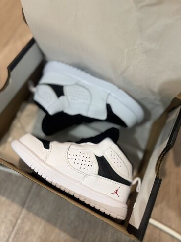 Коляски: Детские кроссовки Nike Jordan air (маленькие размеры),размер 25