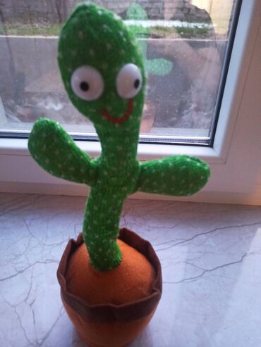 kaktus oyuncaq: Danışan kaktus. Uşaqlar üçün ideal hədiyyə. Bütün səsləri yamsılayır