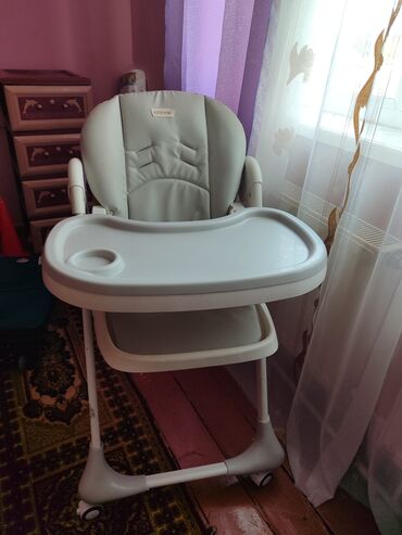 uşaq üçün geyimlər: Yemək masaları, oturacaqları