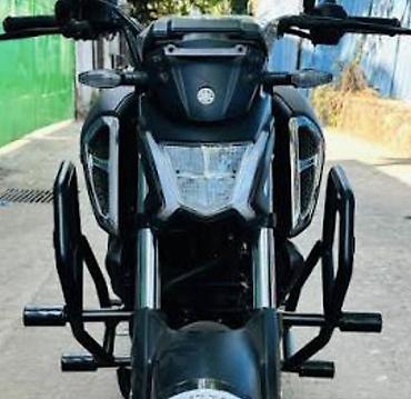 on panel: Yamaha FZS üçün tam çərçivəli qoruyucu crash guard dəsti (duqa) - — 1